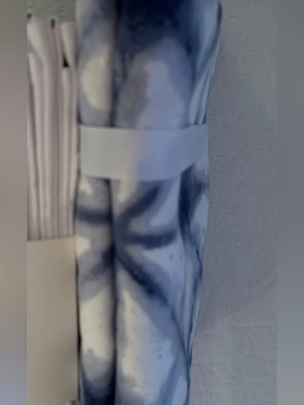 NWT set of 2 Deborah Connolly blue tie dye hand towels $34 - Great Gift!